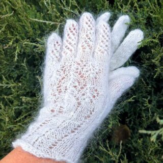белые ажурные перчатки